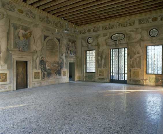 Villa Caldogno central hall